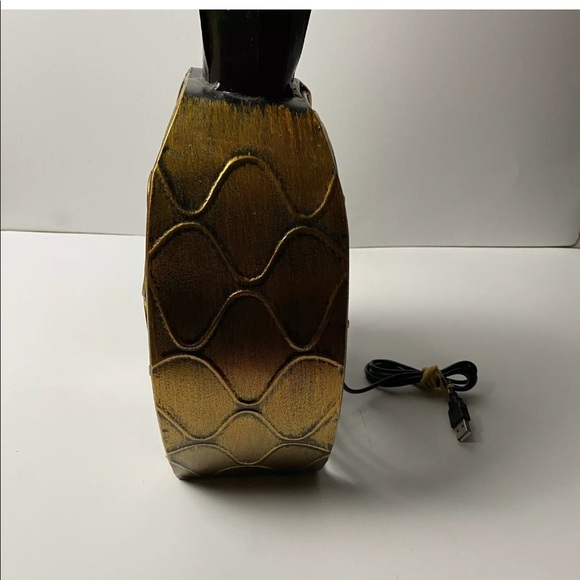 Deco Breeze Pineapple Tabletop Fan Two Speed - Picture 4 of 10